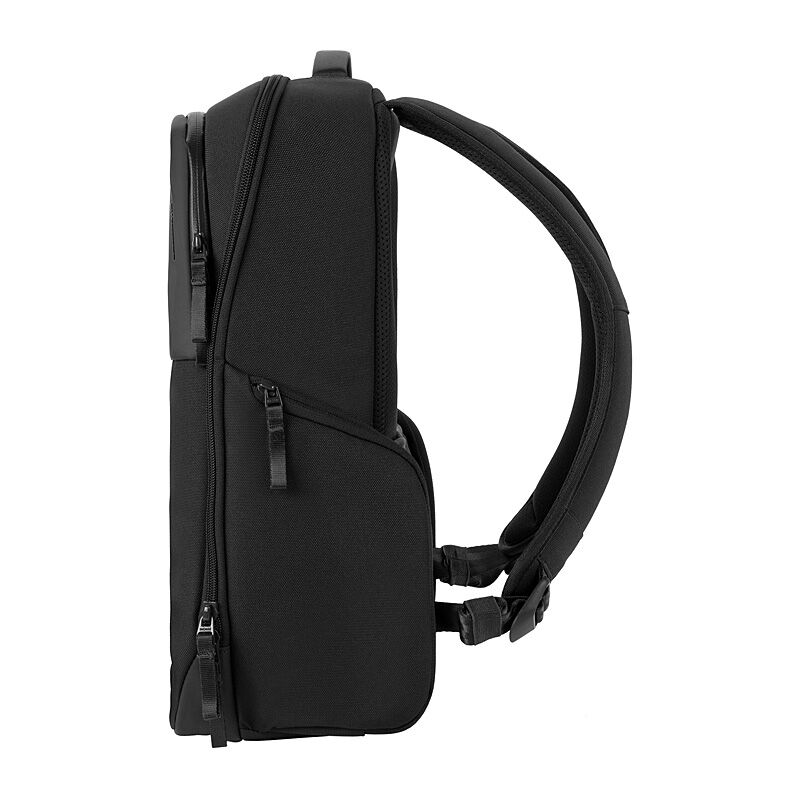 Incase ARC Daypack - Black