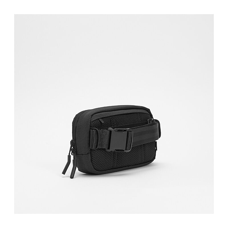 Incase Crosstown Sling - Black Incase Crosstown Sling - Black